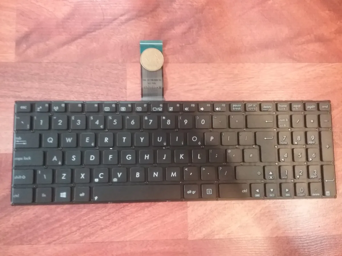 nova tastatura asus R513V R513VL R513W R513WA R513WE veliki enter